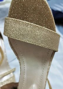 Prize Drop.. Sandals Brand New..