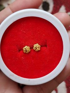 Beautiful New Flower Desine Studs