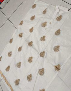 Limited time 🔴.Elegant Embroidered Kurta