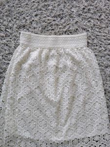 Daisy Lace Design skirt