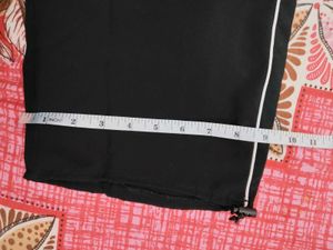 Women&#39;s Black Track Pants (J)