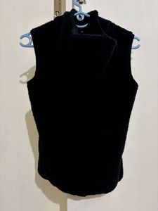 Uniqlo hoodie Fleece Vest - Warm &amp; Cozy!