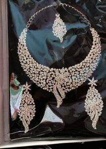 New Unused Sparkling Silver Bridal Jewelry Set