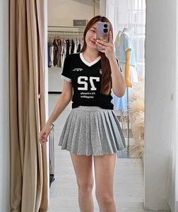 Black Crop Top - Trendy!