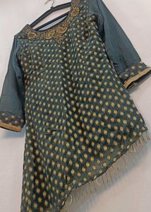 Elegant Green &amp; Gold Kurti
