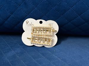 Pearl LOVE Hair Clip