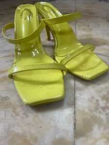 SHOETOPIA NEON GREEN SANDAL