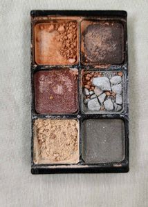 Set of 4 eyeshadow pallets