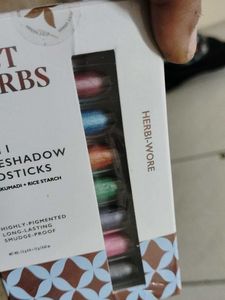 8 In One Eyeshadow Lidsticks