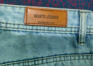 Ripped Light Blue jeans