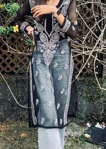 Chikankari Embroidered Kurti