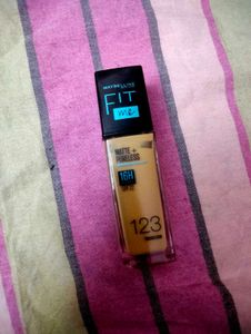 Maybelline Fit Me Foundation