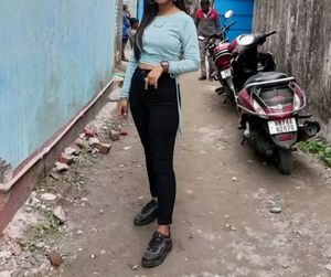 blue side ruched crop top