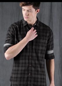 WROGN Men Black & Grey Slim FitCheckedCasual Shi