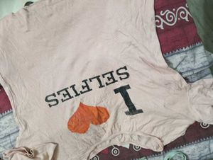 Used T Shirt Of Women For Daily Wear