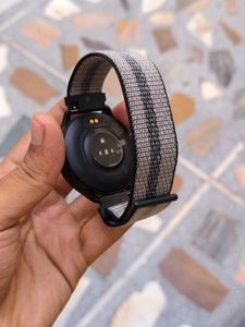 boAt Valour 1 Smartwatch - With GPS - Brand New