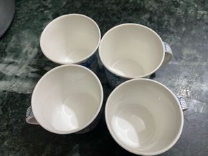 Floral Ceramic Mugs - Set of 4 with tray