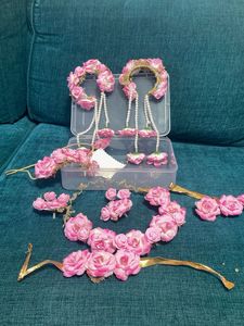 Floral Hair Accessories Set