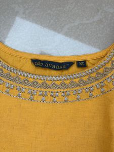 Avaasa Yellow Sleeveless Kurta