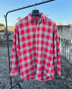 zara red shirt