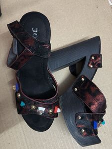 Pack Of 2Paris Original sketcher woman shoes size4