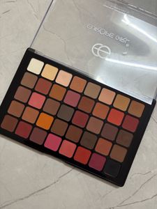 Europe Girl Eyeshadow Palette
