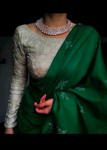 Pretty Saree With Embroidery Work Blouse Piece