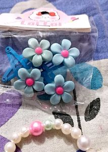 Combo🎀🦋bracelet And Hair Clips.