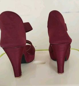 Chic Burgundy Platform Ankle Strap Heels