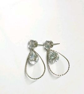 Elegant Silver Tone Crystal Teardrop Earing