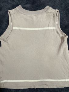 Vest.🎀
