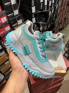 Womens Shoes