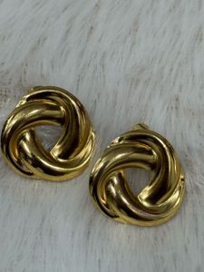 ✨ Golden Twist Luxe Studs