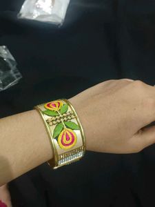 Floral Bangle Bracelet