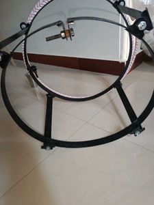 Aari Stand With Ring