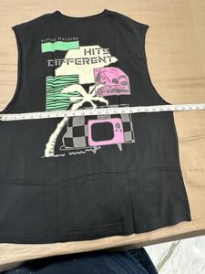 Graphic Print Sleeveless T-Shirt