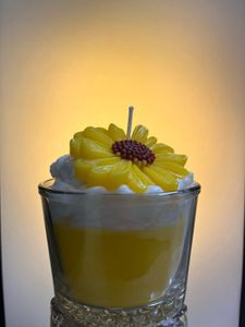 Daisy Glow Candle