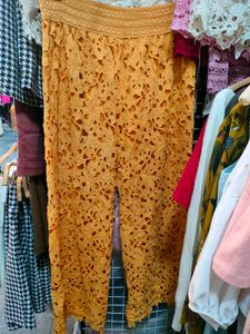 Lace Crosio With inner Pants