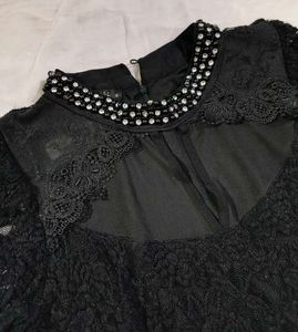 🖤 Elegant Black Lace Dress – Excellent Condition