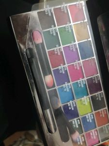 Cameleon Makeup Palette