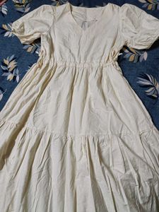 TIERED PUFF SLEEVE DRESS
