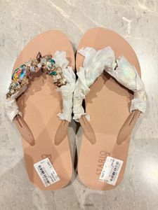 Sparkly Stylish Embellished Flip Flops