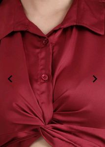 Chic Cropped Twist-Front Top