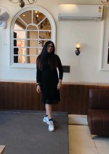 pure woollen Elegant Black Midi Dress