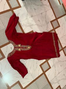 beautiful red and green combination shuit