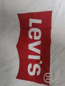 Levi&#39;s Graphic Tee - Classic Logo