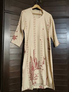 Women Cream Printed Embellished Woollen Kurta Set