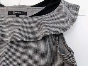 Anabelle by Pantaloons Houndstooth Top - Size L