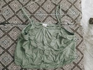 GREEN TOP
