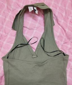 Sale🌸H&amp;M RIBBED HALTER NECK COLLARED TOP